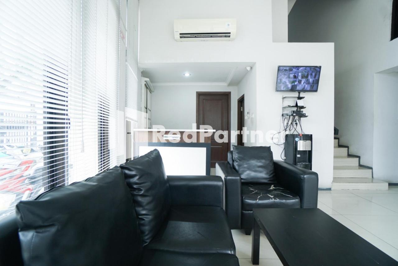 Toba Mansion Syariah Near Benhil Redpartner Hotel Jakarta Bagian luar foto