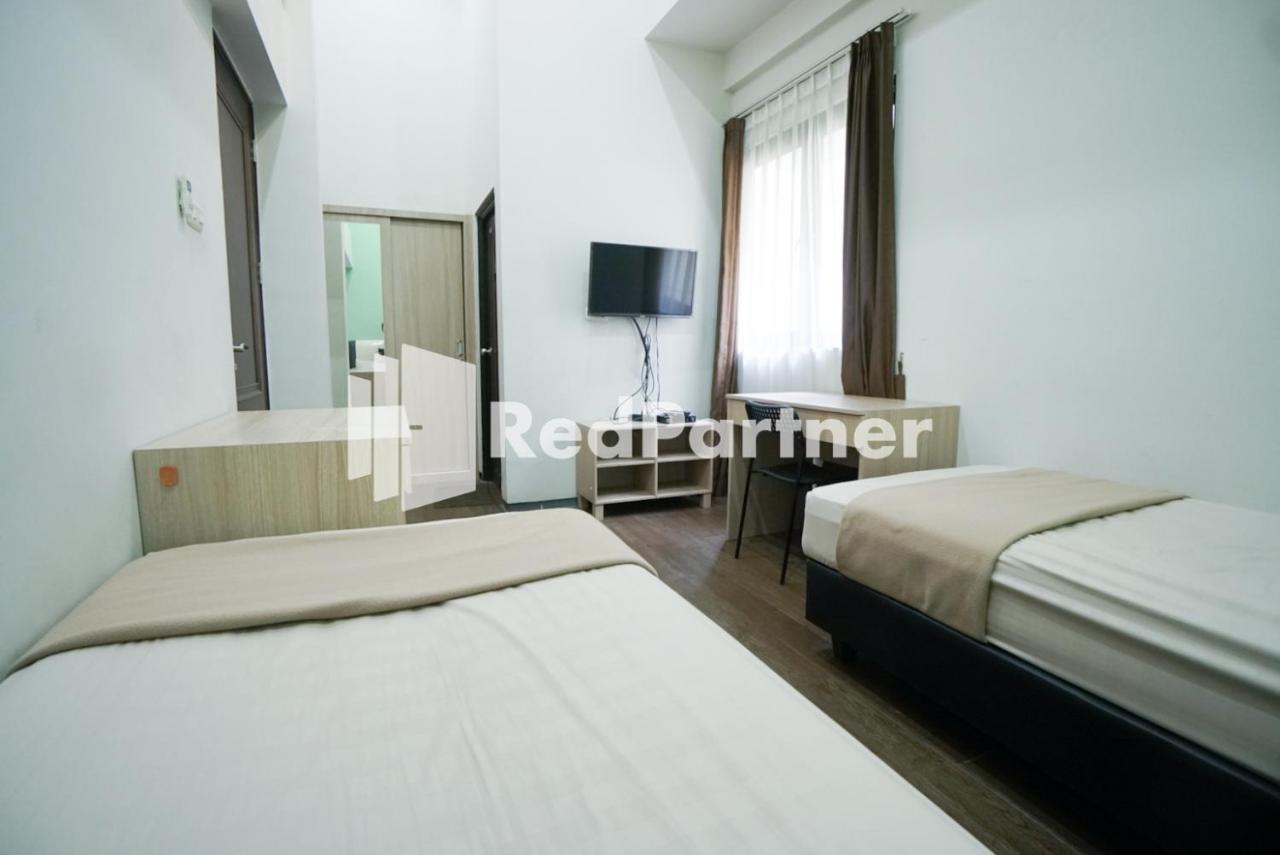 Toba Mansion Syariah Near Benhil Redpartner Hotel Jakarta Bagian luar foto
