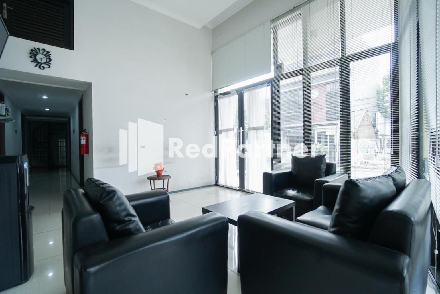 Toba Mansion Syariah Near Benhil Redpartner Hotel Jakarta Bagian luar foto