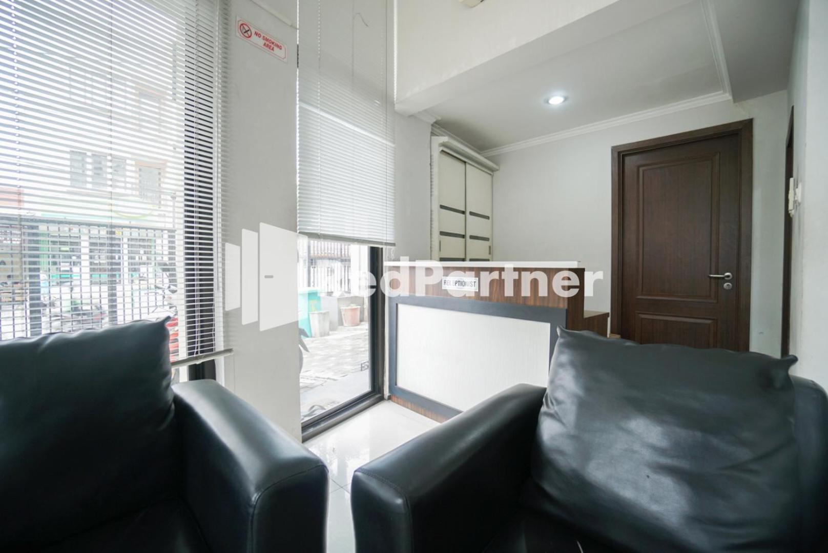 Toba Mansion Syariah Near Benhil Redpartner Hotel Jakarta Bagian luar foto