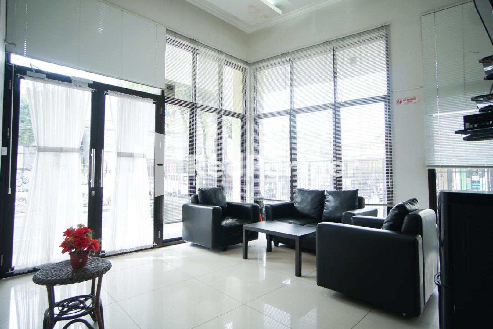 Toba Mansion Syariah Near Benhil Redpartner Hotel Jakarta Bagian luar foto