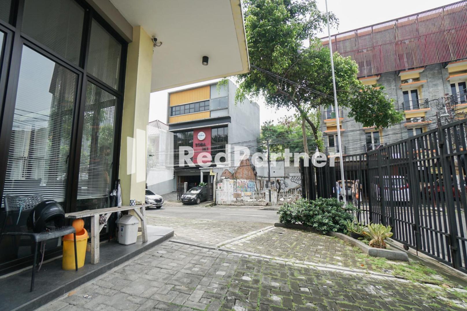 Toba Mansion Syariah Near Benhil Redpartner Hotel Jakarta Bagian luar foto